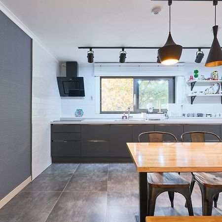 Everlast Guesthouse Йонгин Екстериор снимка