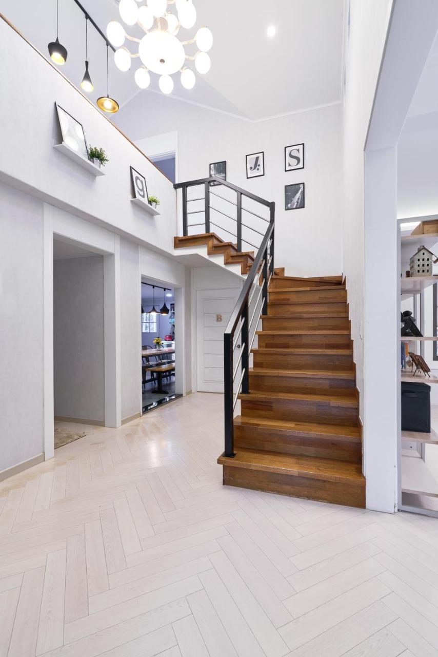 Everlast Guesthouse Йонгин Екстериор снимка