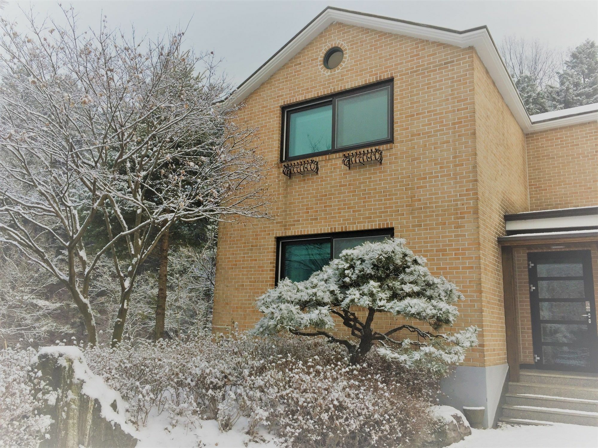 Everlast Guesthouse Йонгин Екстериор снимка