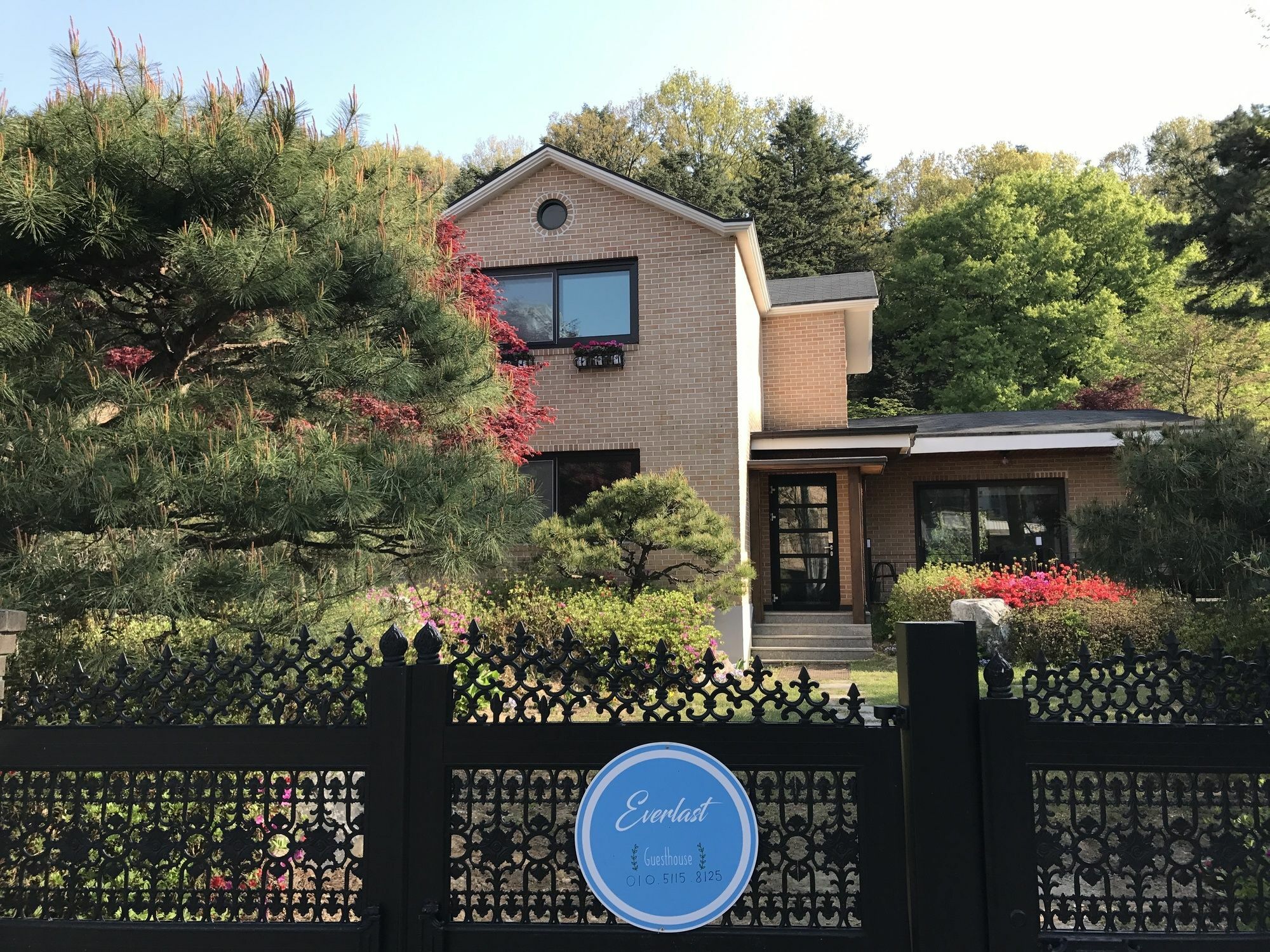 Everlast Guesthouse Йонгин Екстериор снимка